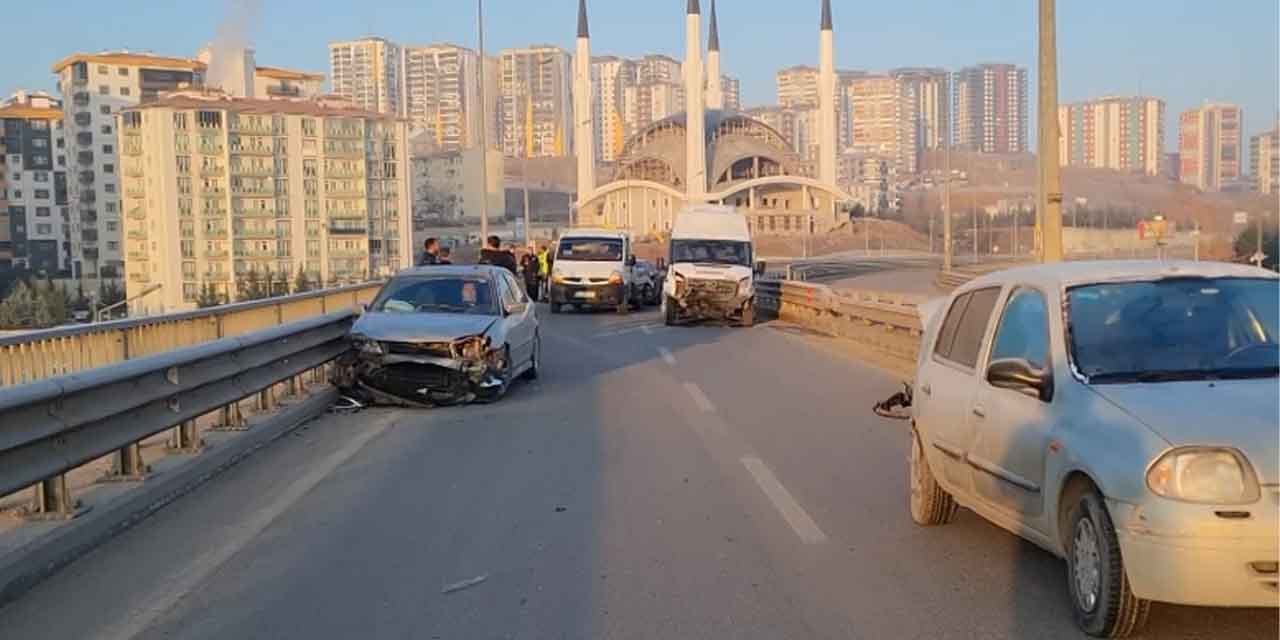 Köprü üzerinde gizli buzlanma kazaya yol açtı