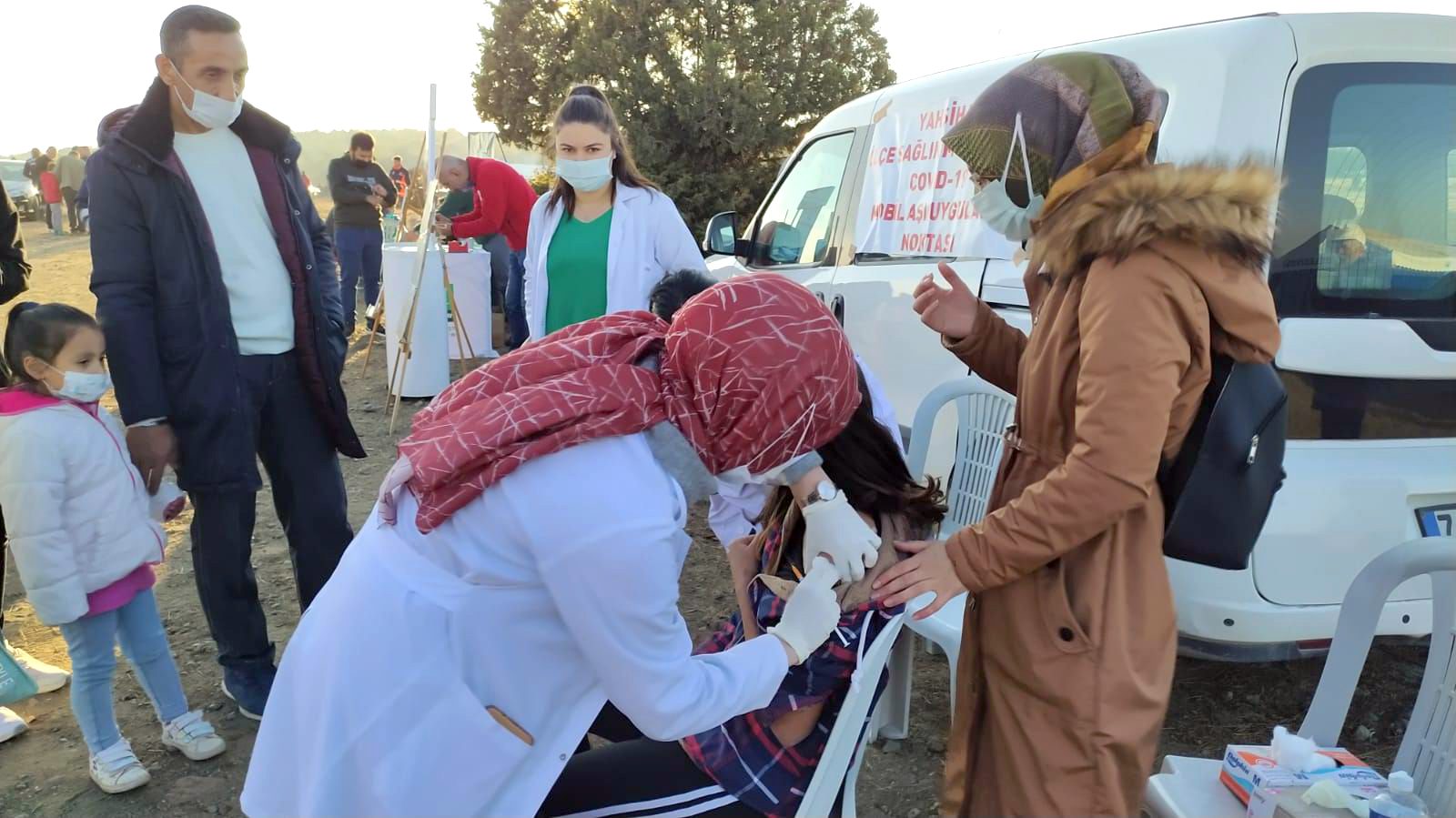 Mobil aşı ekibi her yerde