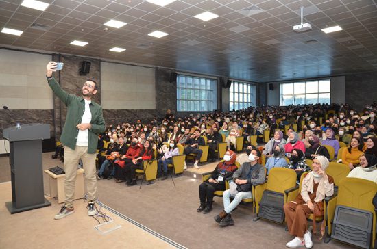 KÜ'de Topluluk Önünde Konuşma ve Sunum Teknikleri anlatıldı