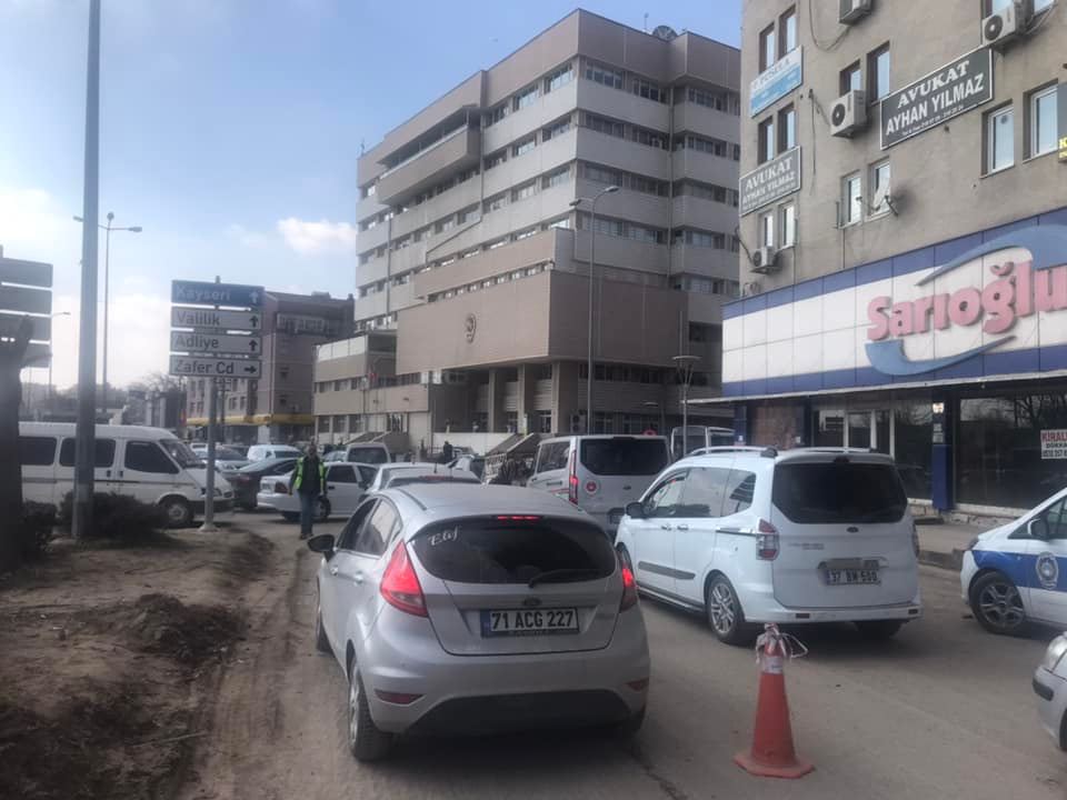 Millet bulvarında trafik yoğunluğu