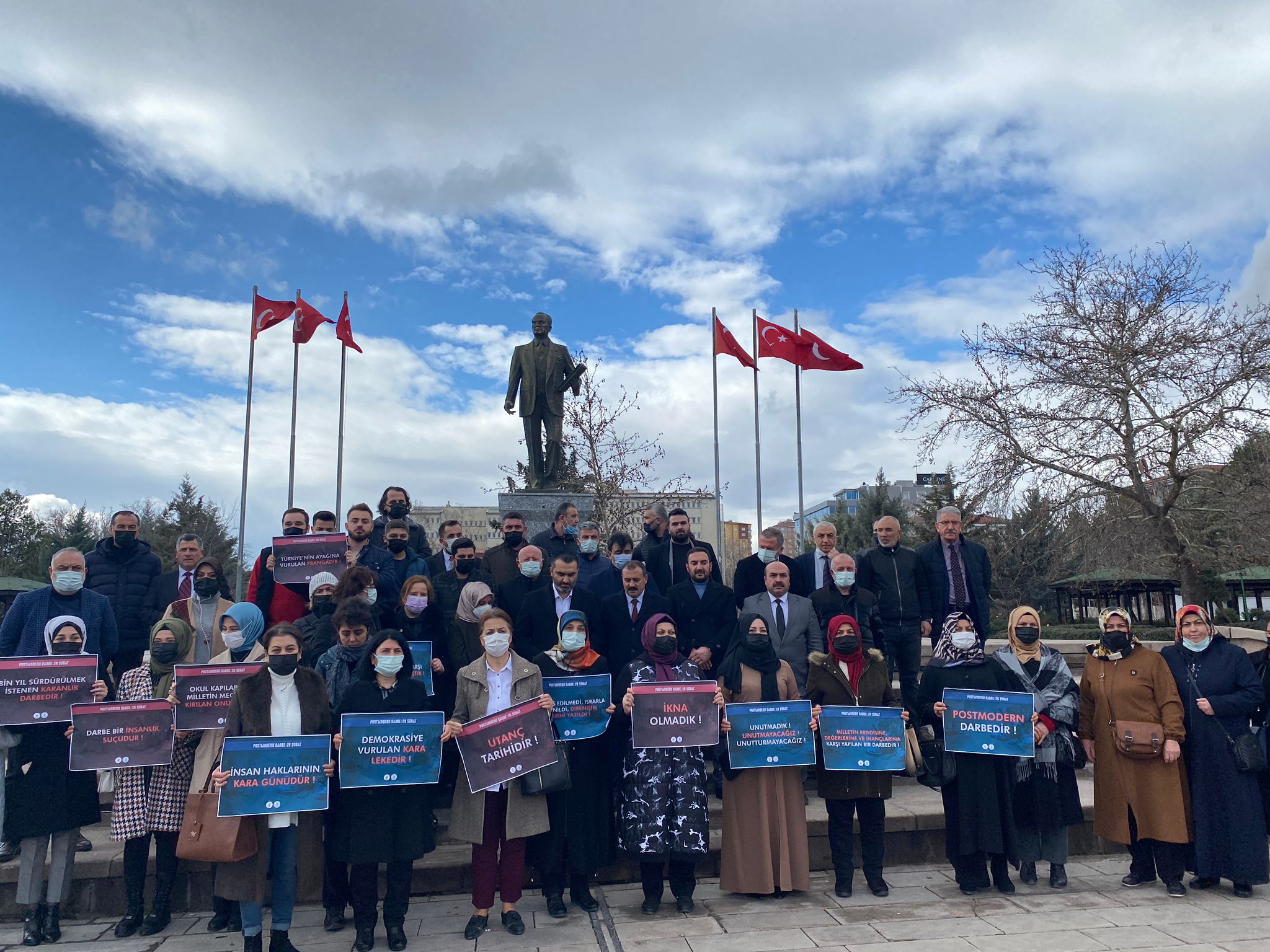 28 Şubat özgürlüklere yapılan fiili bir darbedir