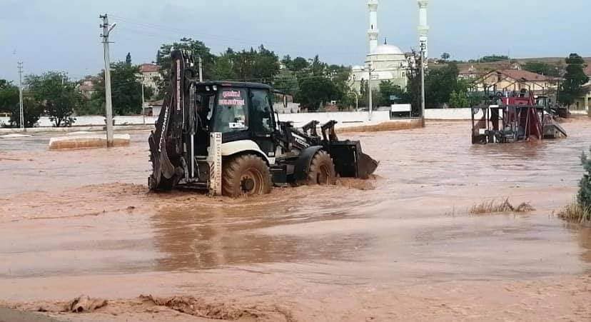 Su baskını ve heyelana dikkat