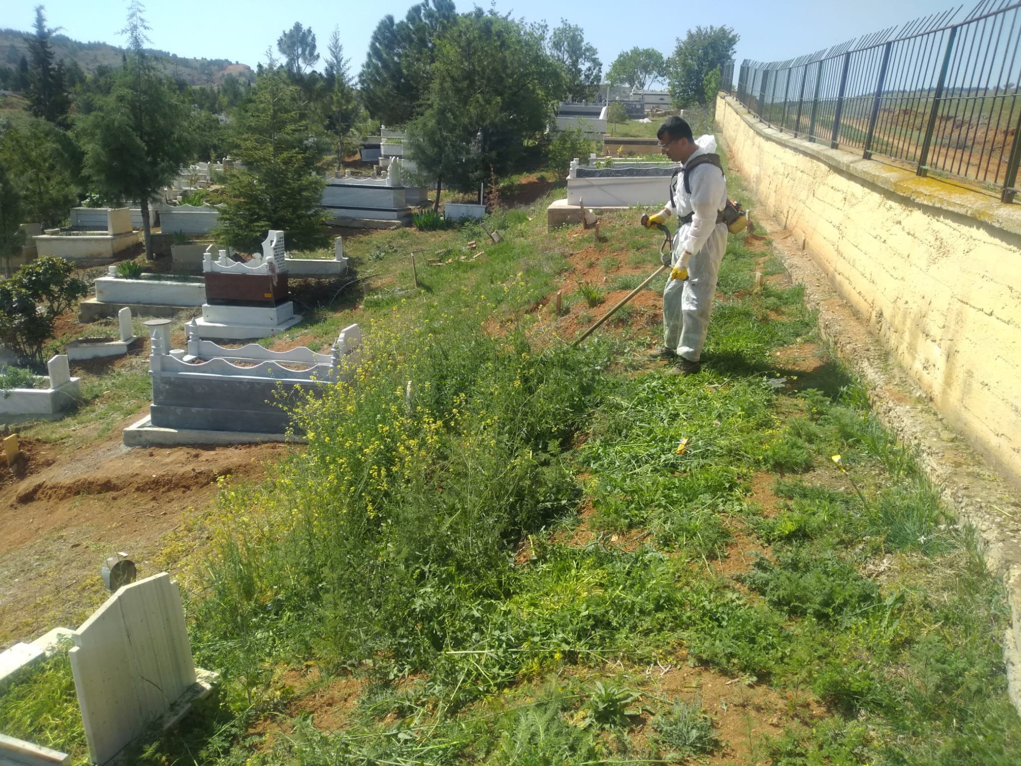 Mezarlıklarda bayram bakımı