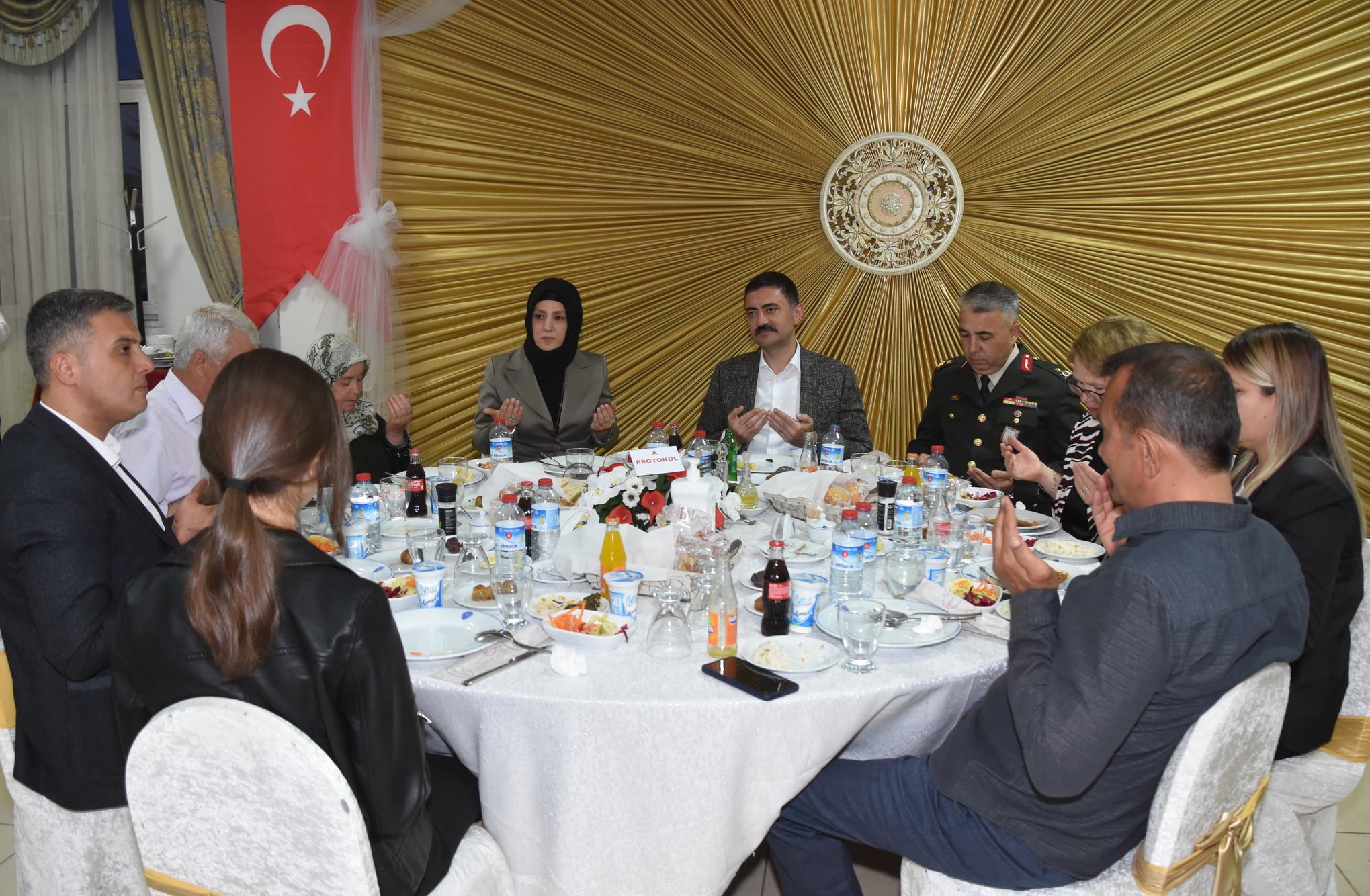 Şehit yakınları ve gazilere iftar