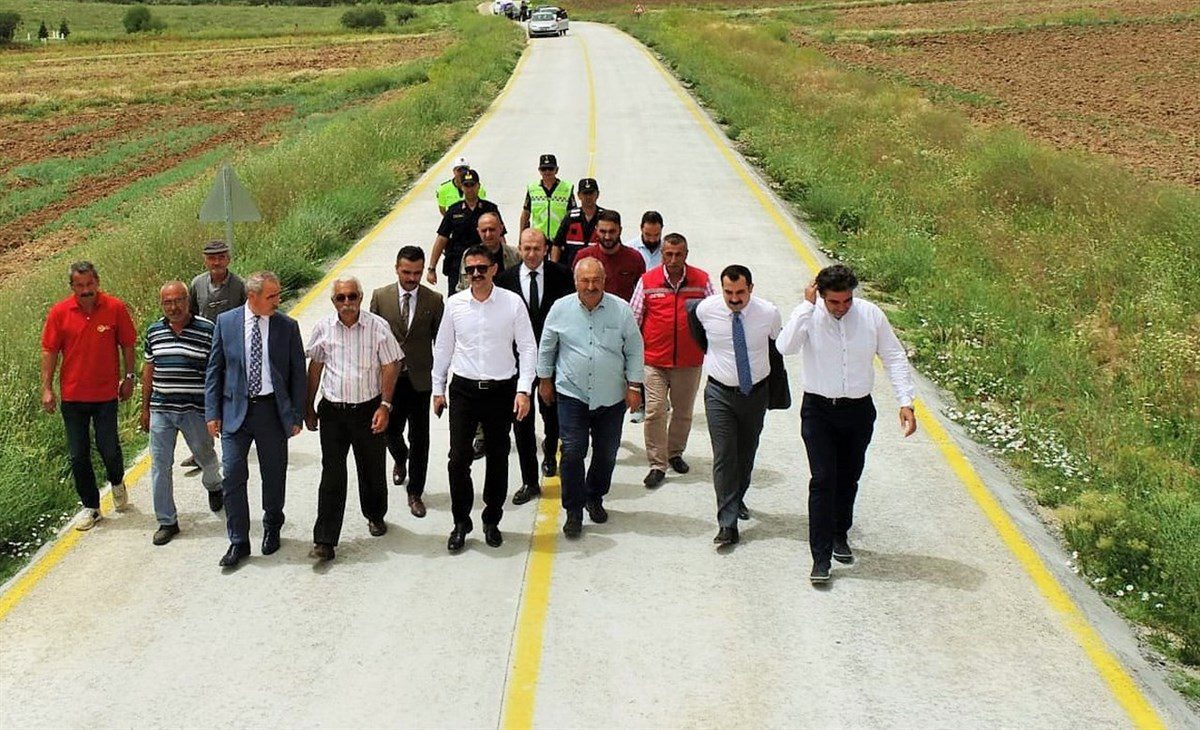 Beton yol çalışmalarına yerinde inceleme