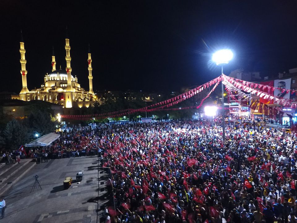 Türk Milleti iradesinin üzerinde bir güç olmadığını herkese göstermiştir