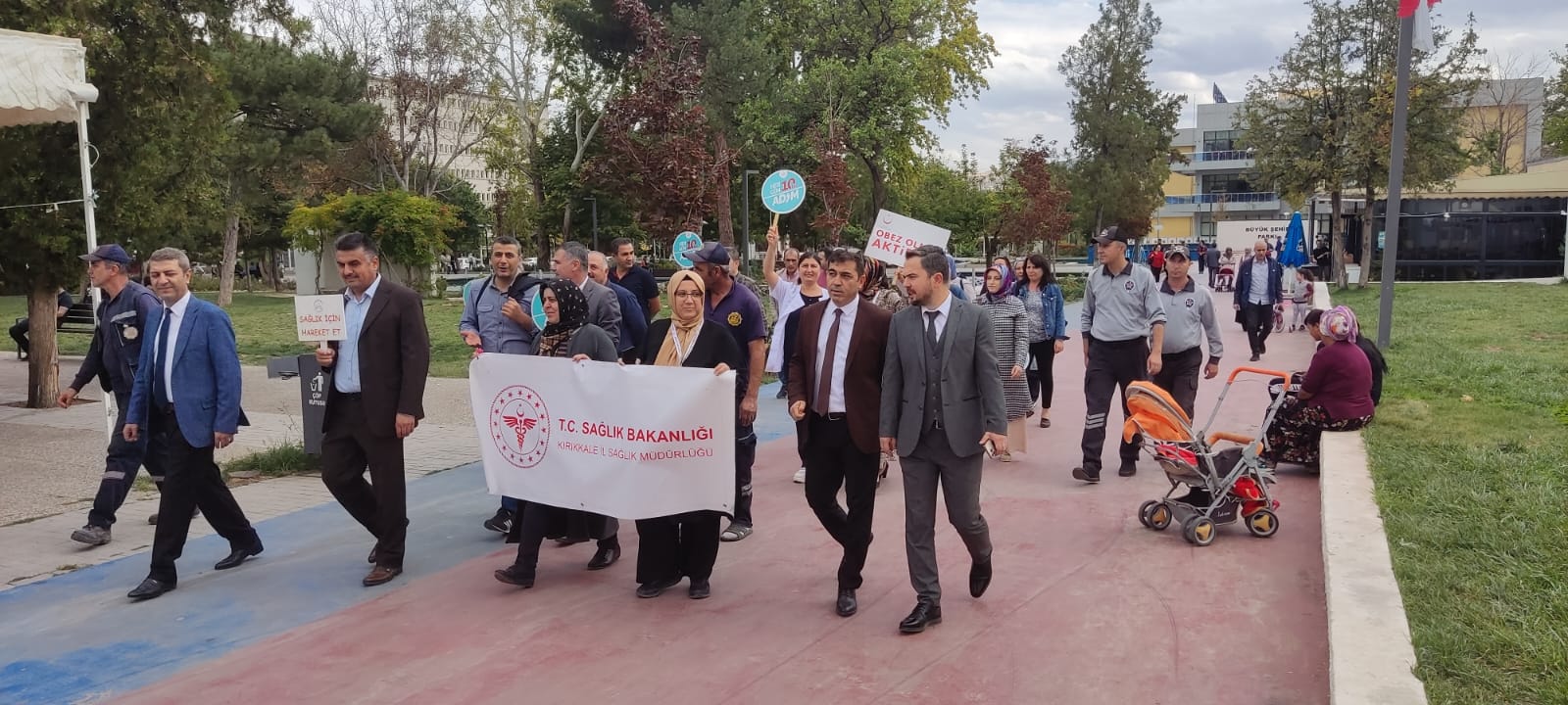 Büyükşehir Parkında sağlık yürüyüşü