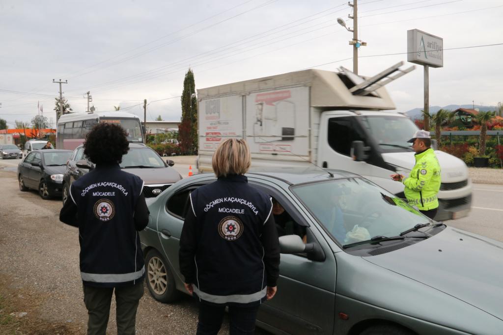 Bin 164 düzensiz göçmen yakalandı