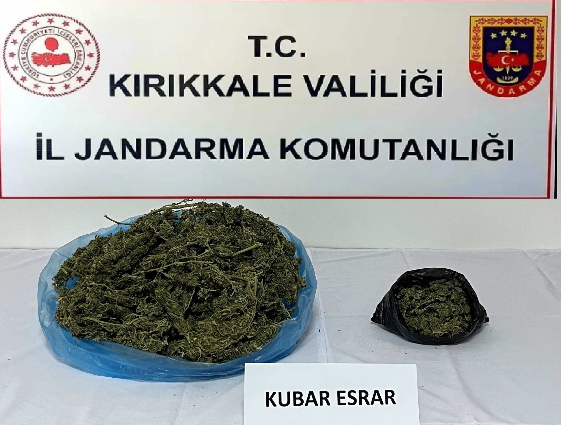 Jandarma uyuşturucu madde ele geçirdi