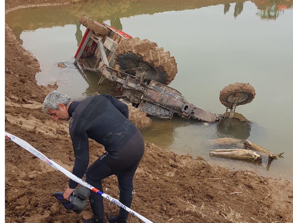 Traktör kılıçözü deresine devrildi: 1 ölü