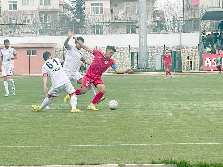 KIRIKKALESPOR 90+9’DA BİR PUANLA DÖNDÜ