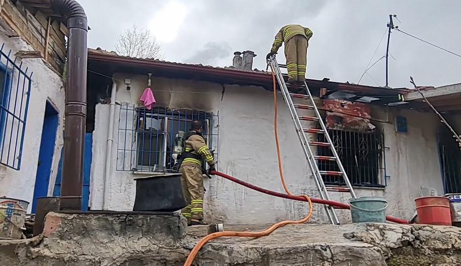 EV YANGINI, ORMANA SIÇRAMADAN SÖNDÜRÜLDÜ