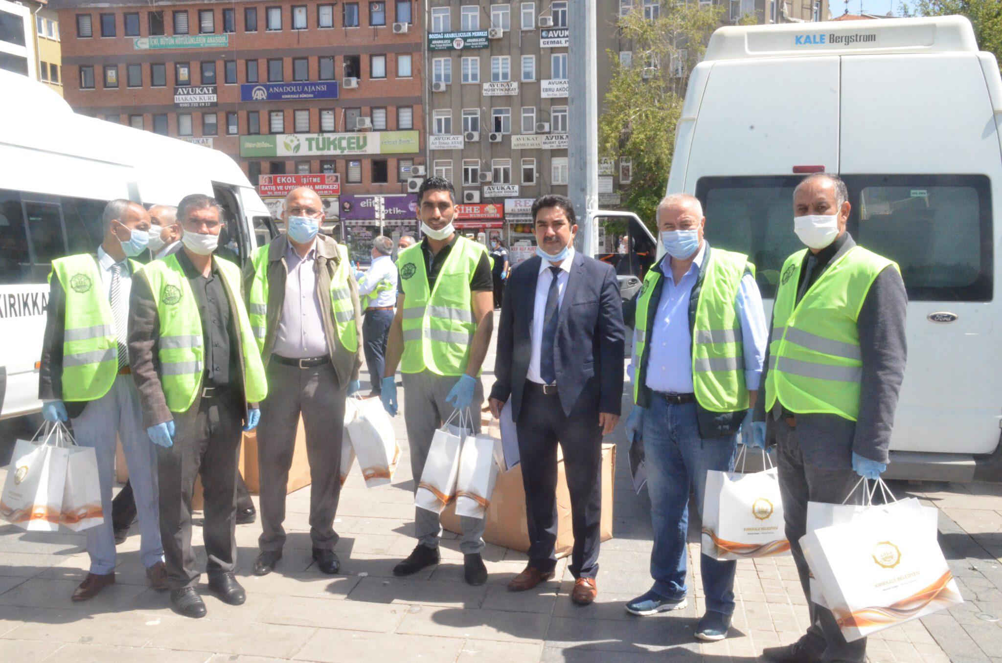 BELEDİYE EVLERE 2 GÜNDE  100 BİN MASKE DAĞITACAK