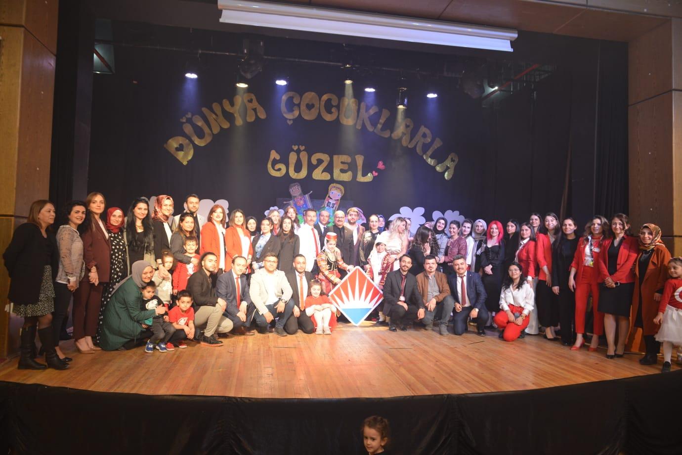 BAHÇEŞEHİR KOLEJİ’NDE 23 NİSAN COŞKUSU