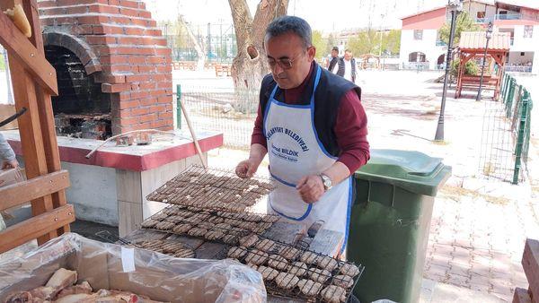 Başkan Pişirdi, İşçiler Yedi