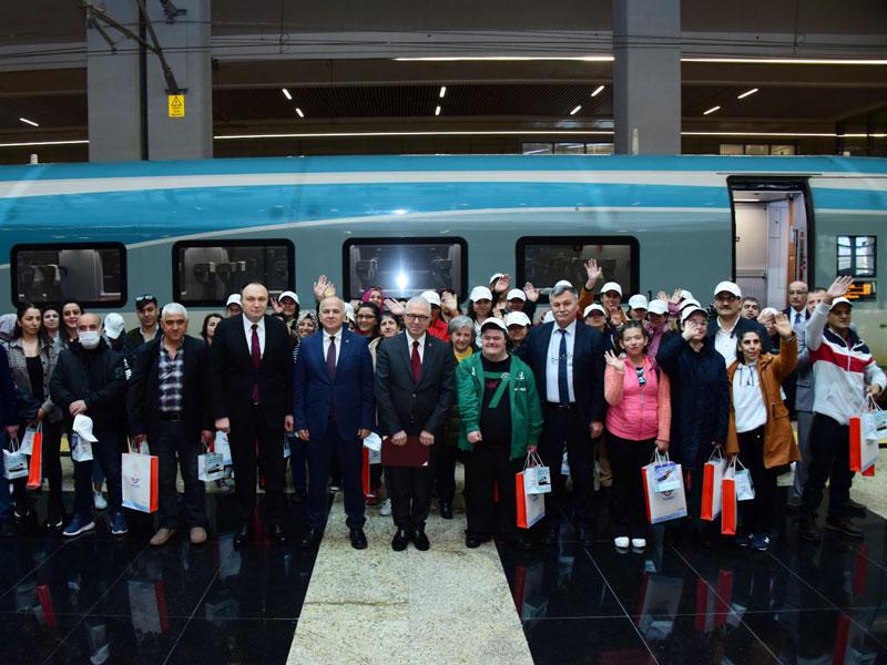 Özel Gereksinimli Bireylerin Hızlı Tren Keyfi