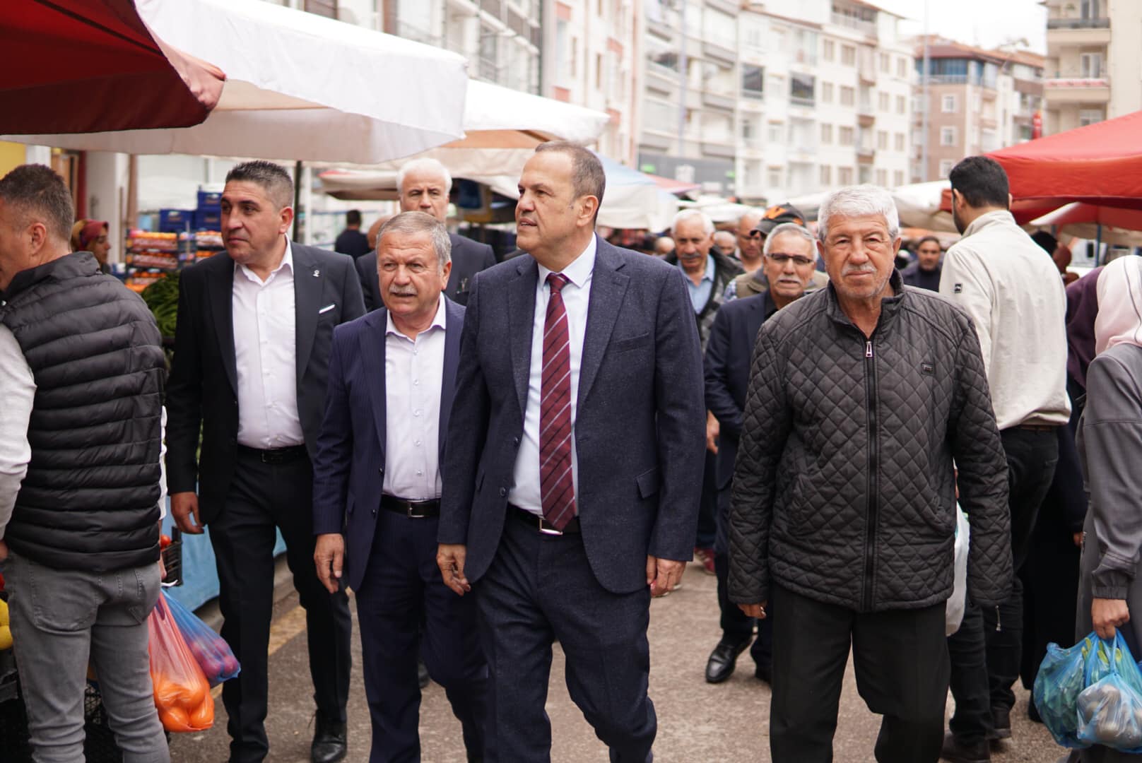 Ergün Tekin Pazarcı Esnafı İle Bir Araya Geldi