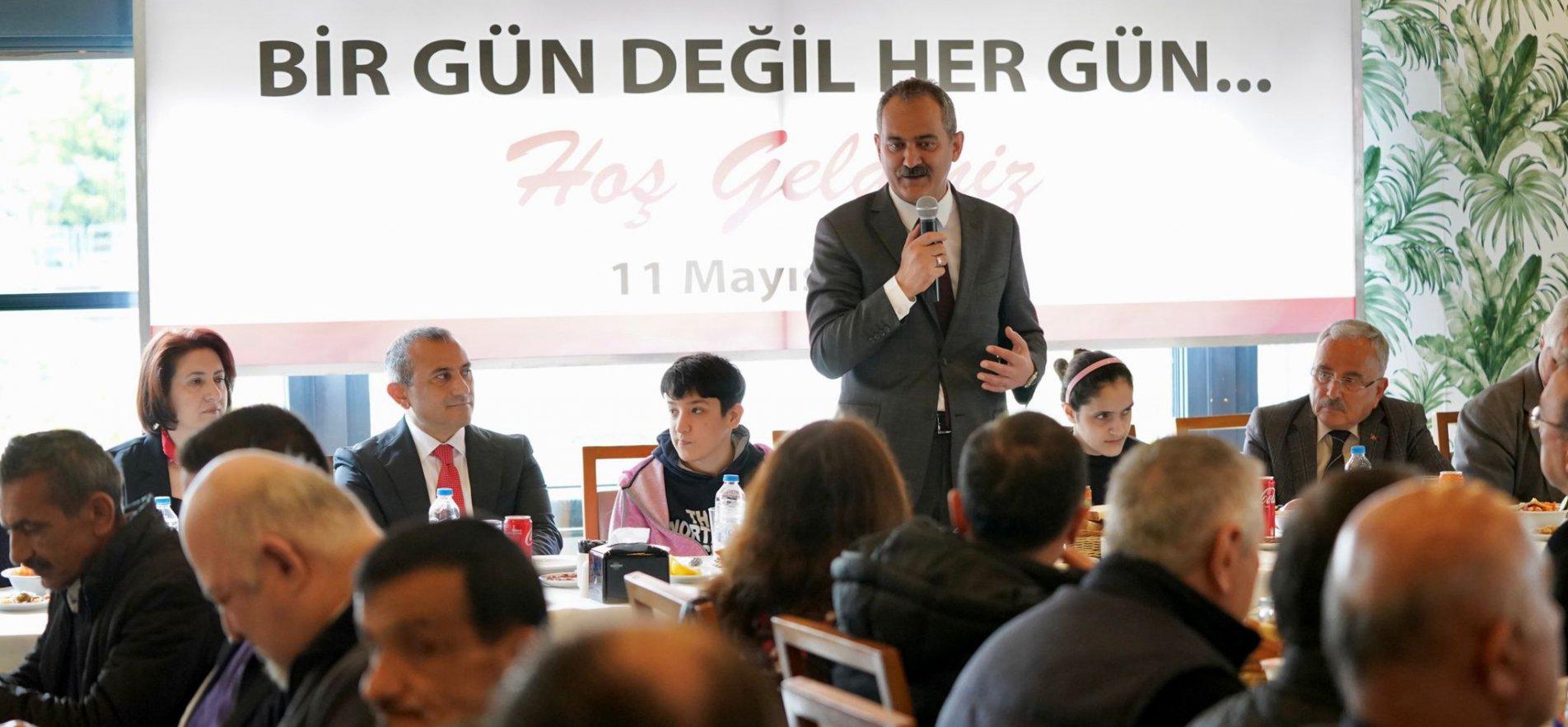 Hedef Engellilere Hizmet Veren Halk Eğitim Merkezi Açmak