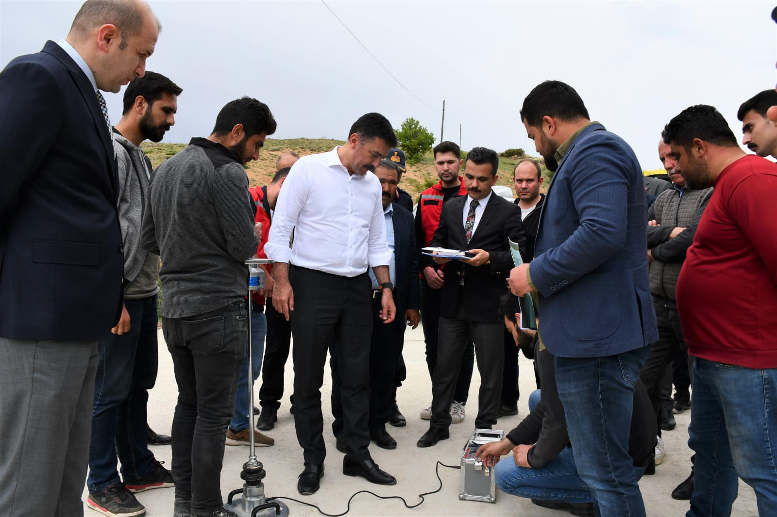 1 yılda 103 km beton yol yapıldı