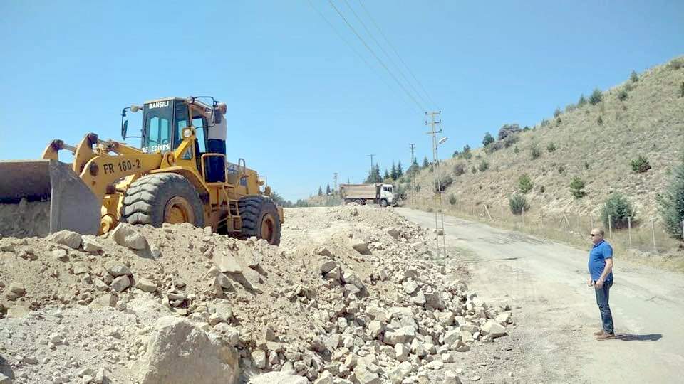 Bahşılı’da mezarlık yolu güvenli hale getirildi