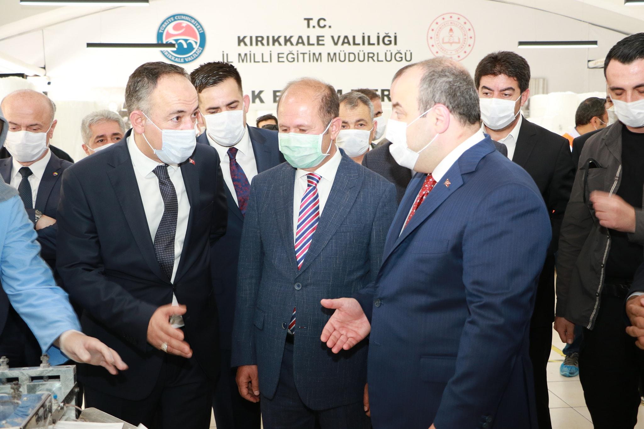 Bakan Varank  Maske Atölyesini Ziyaret Etti