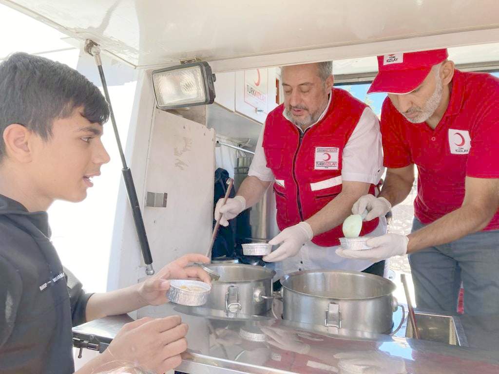 Kızılay Aşure İkramında Bulundu