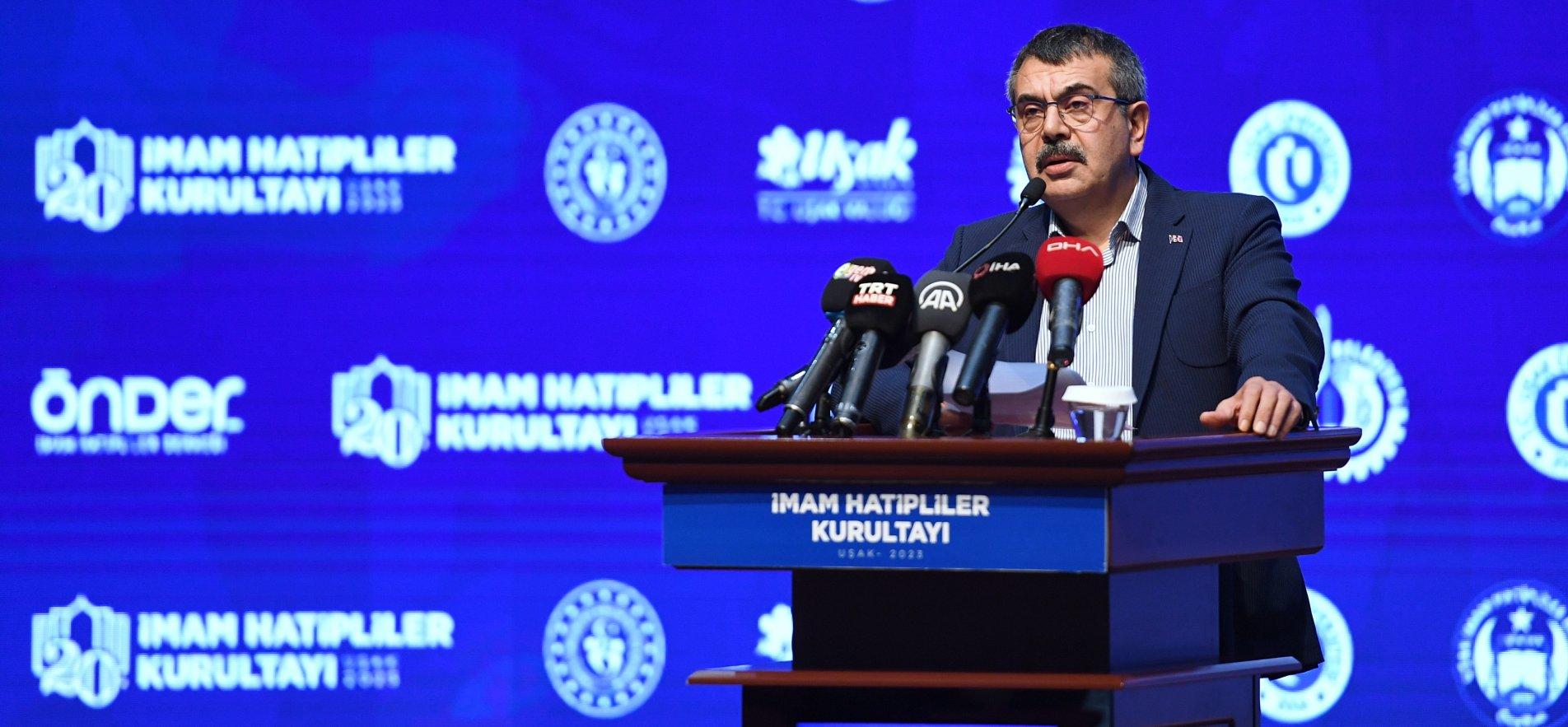 Bakan Tekin, Önder İmam Hatipliler Kurultayı'na Katıldı