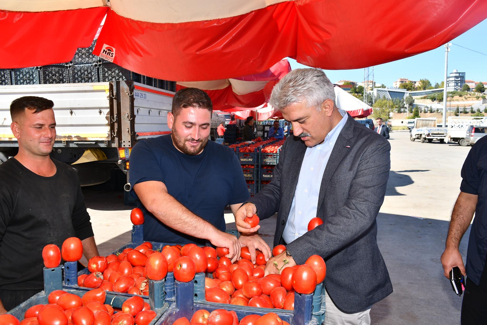 Vali Makas Toptancı Halini Ziyaret Etti