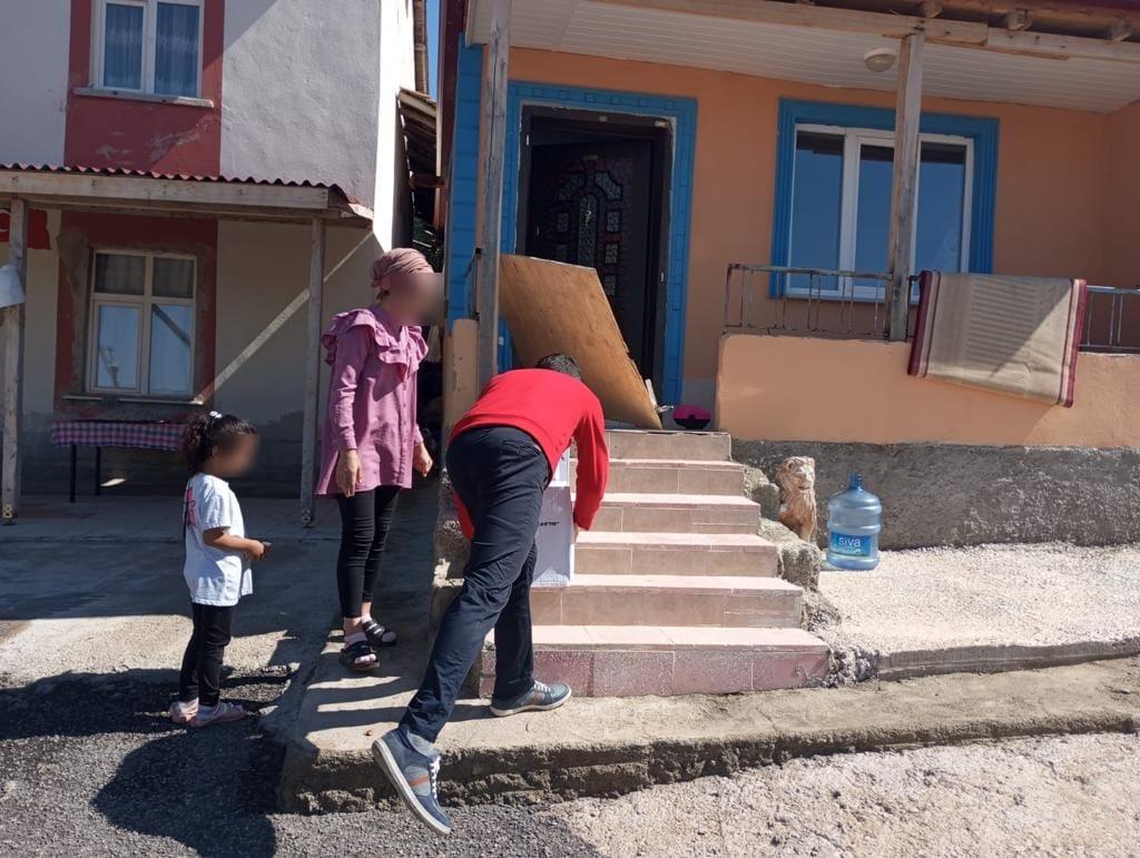 Kızılay Dezavantajlı Ailelerin Yardımına Koştu