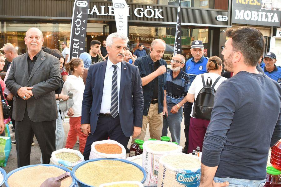 Vali Makas Pazarcı Esnafıyla Biraraya Geldi