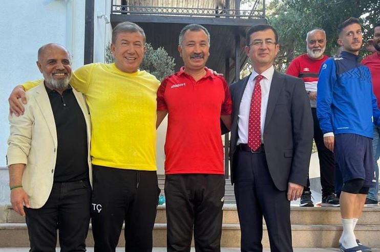 Efsane Futbolcu Tanju Çolak Kırıkkalespor Futbolcularıyla Buluştu