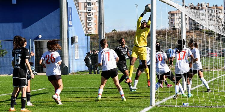 Turkcell Kadın Futbol Süper Ligi'nin ilk devresi sona erdi 