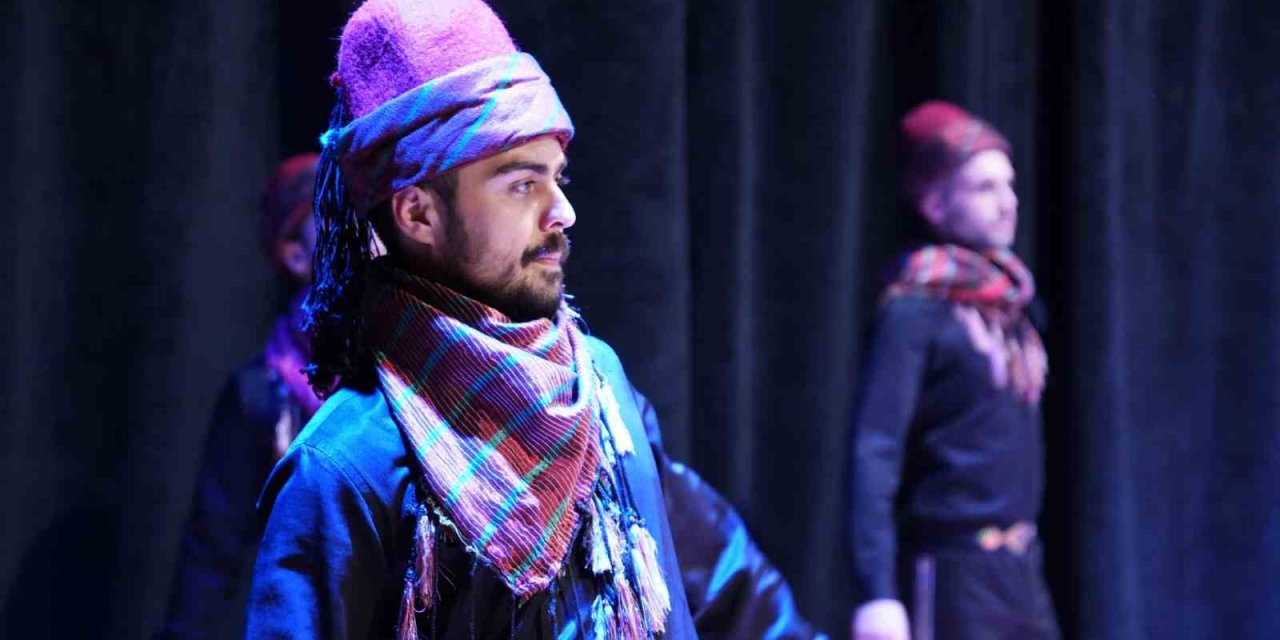 “Bir Türkü Tiyatrosu” Keçiören’de sahnelendi