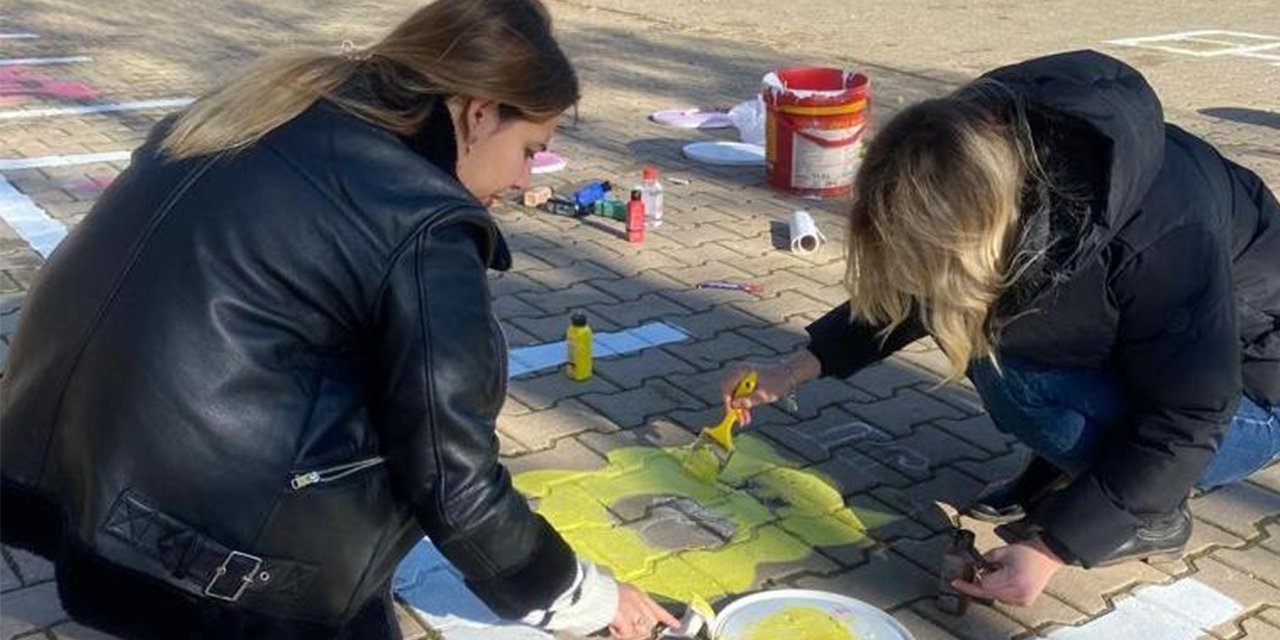 Kırıkkale’de öğretmenler, öğrencileri için oyun alanı çizdi