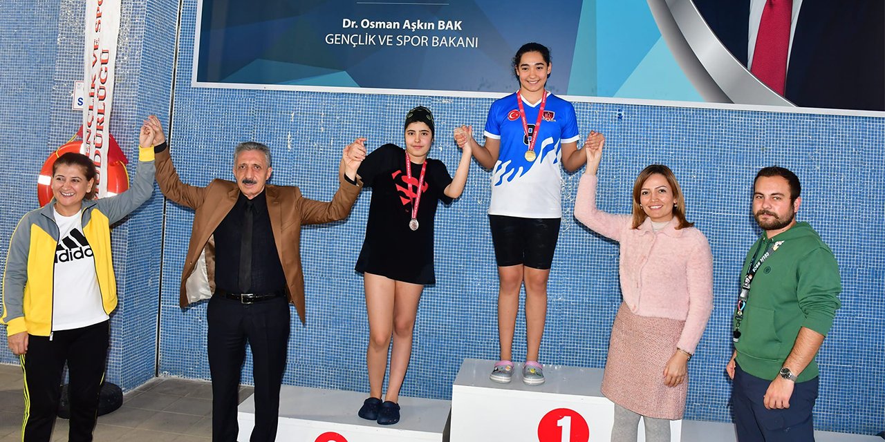 Kırıkkale’de yüzme yarışması düzenlendi