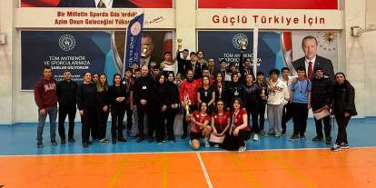 Gençler badminton müsabakası sona erdi