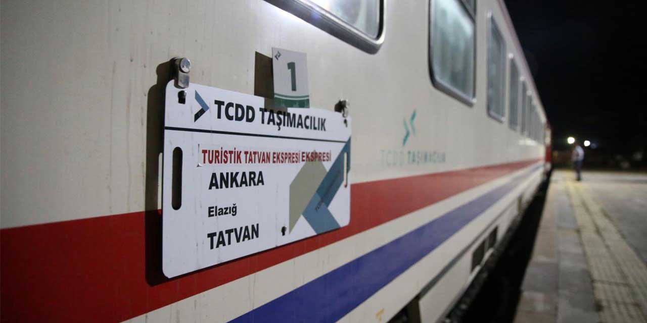 turistik-tren-kirikkaleden-gecti.jpg