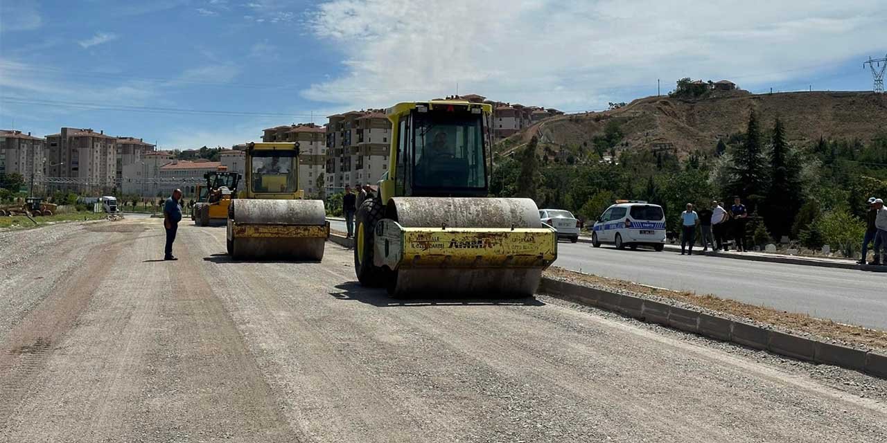 yahsihanda-hoca-ahmet-yesevi-caddesi-asfaltlaniyor4.jpg